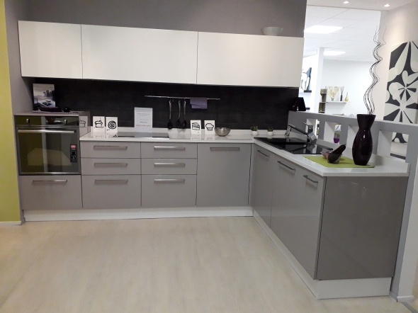 immagine_outlet_cucina_lux_in_laminato_prova1a
